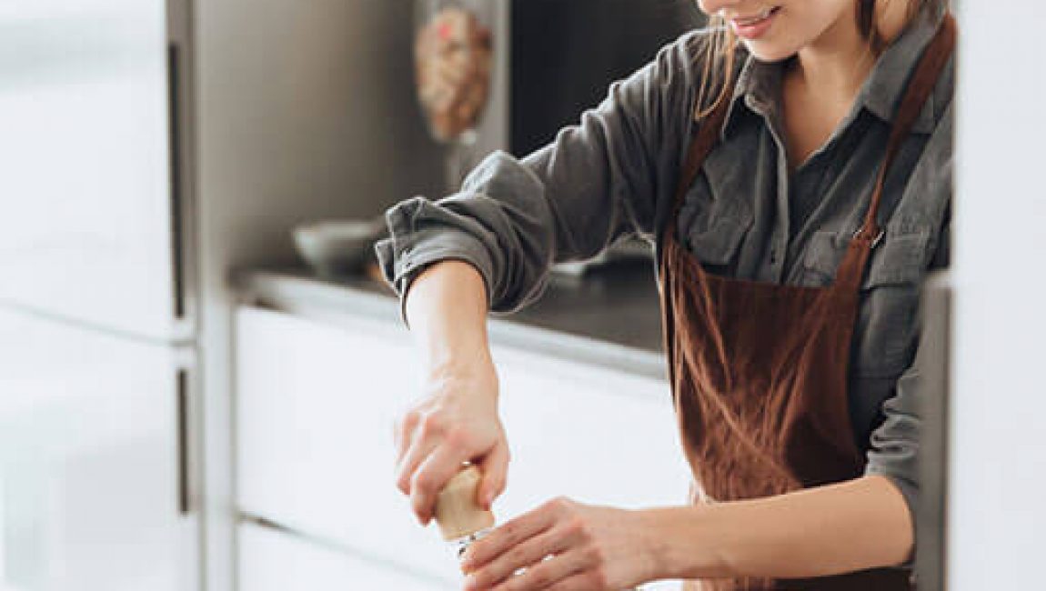 Sabia que pode ganhar até 300 calorias enquanto cozinha?